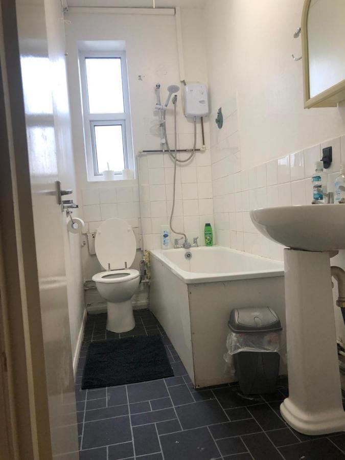 Oyo 94 Bricklane Studio Flats Hotel London Luaran gambar